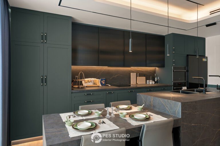 Tuyển Dụng PES Studio — Chụp Ảnh, Hậu Kỳ, Content, Sale 2 Khu bếp và bàn ăn căn hộ Ahouse với hệ tủ tối màu, dự án PES Studio