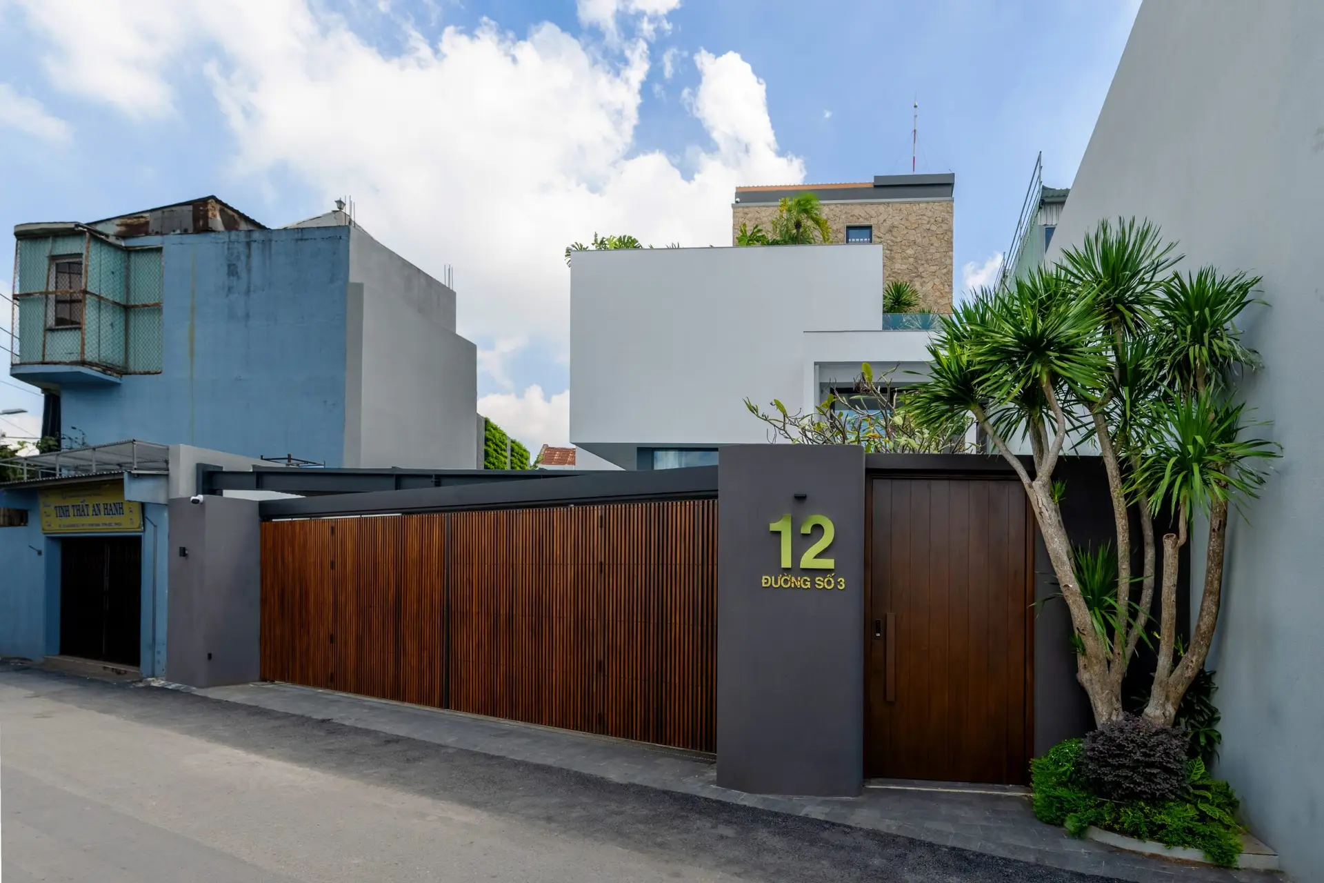 chụp ảnh kiến trúc nhà phố TPHCM tổng quan mặt tiền hiện đại PES Studio 2026
