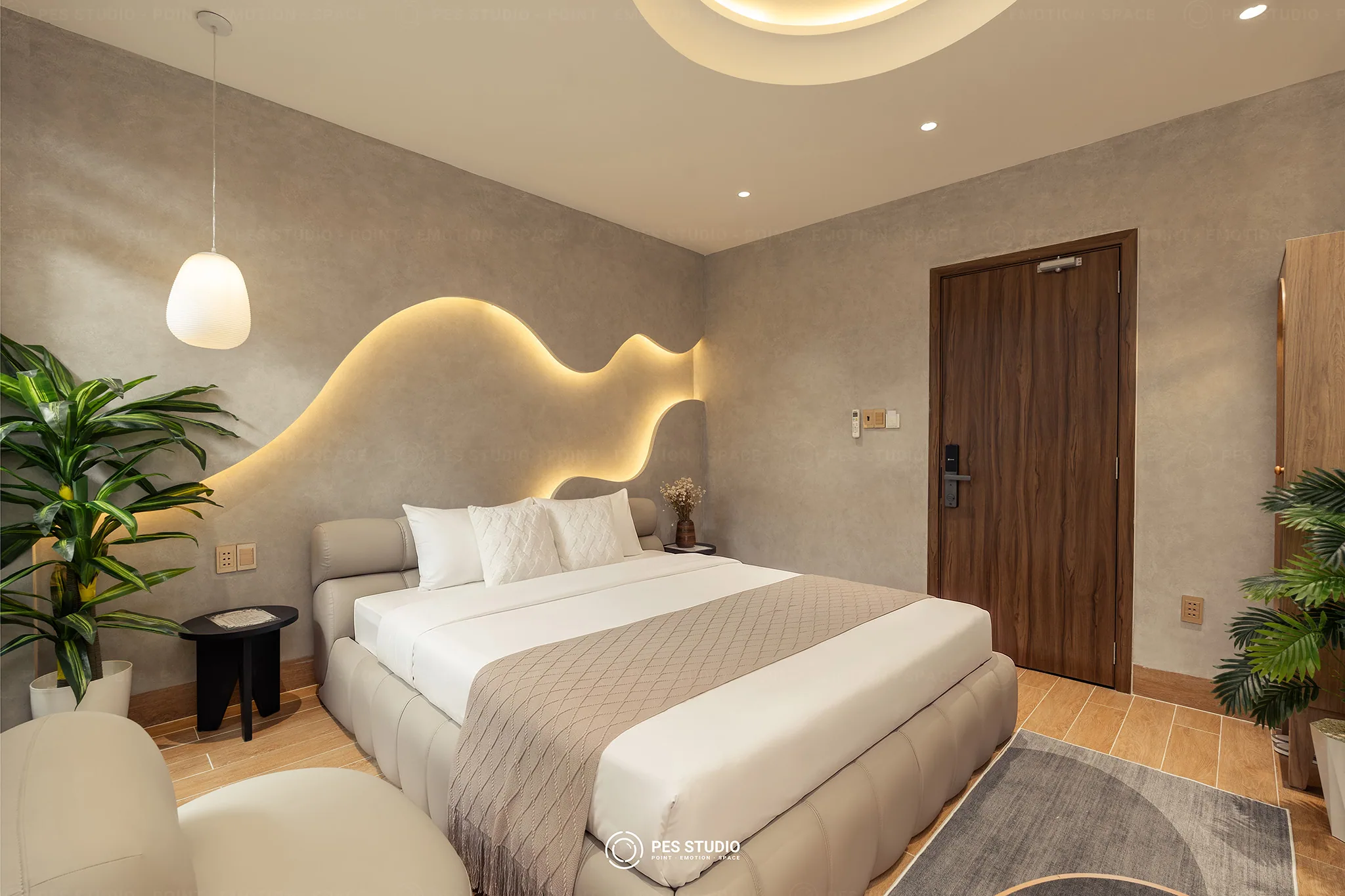 Tuyển Dụng PES Studio — Chụp Ảnh, Hậu Kỳ, Content, Sale 11 Toàn cảnh phòng ngủ homestay tông kem do PES Studio chụp, một dự án thật được trả công